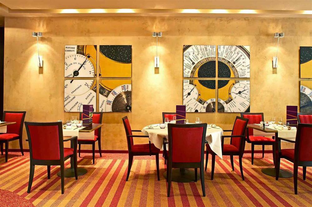 Mercure Besancon Parc Micaud - Hotel & Bar Ресторант снимка