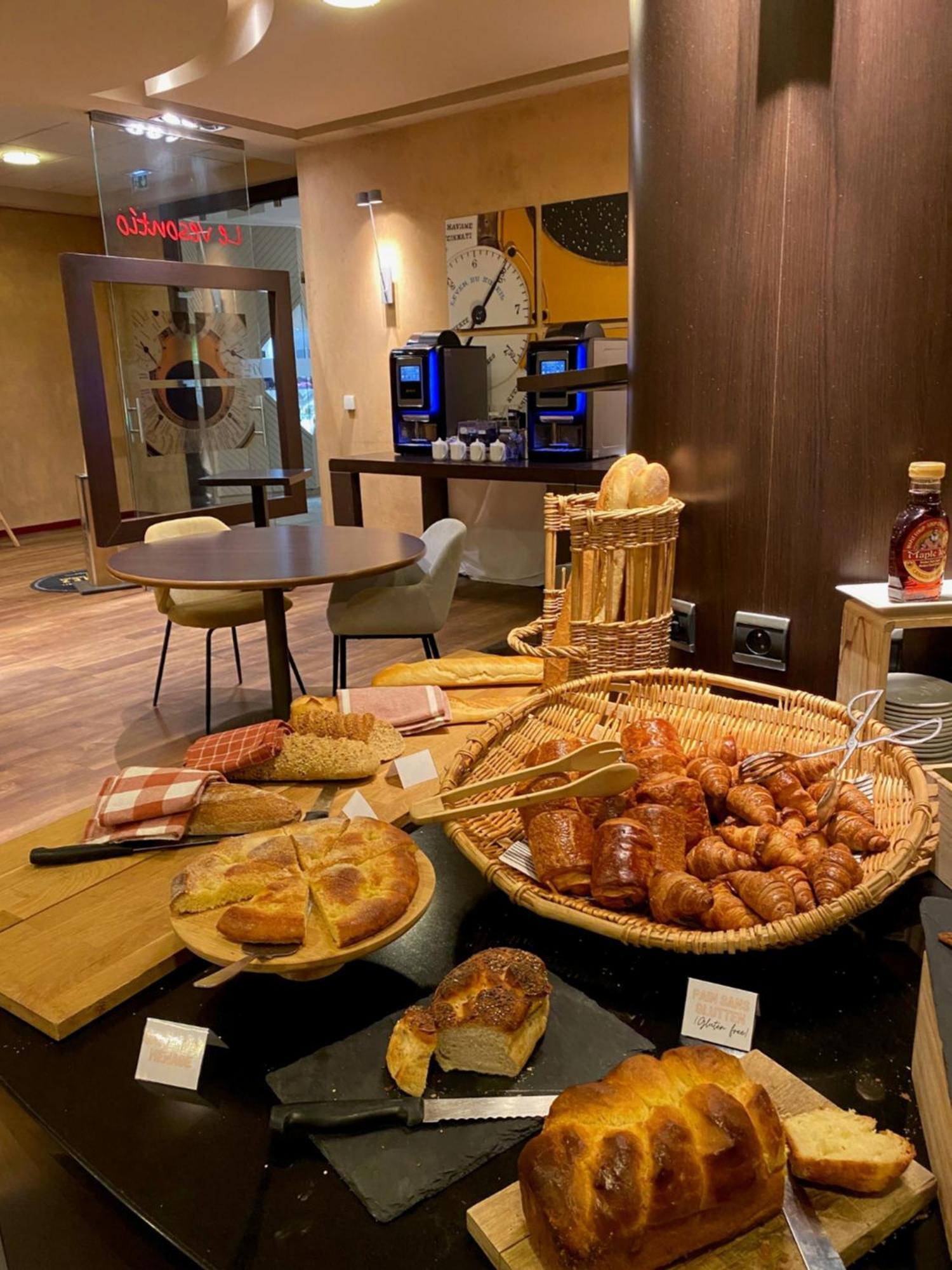Mercure Besancon Parc Micaud - Hotel & Bar Екстериор снимка
