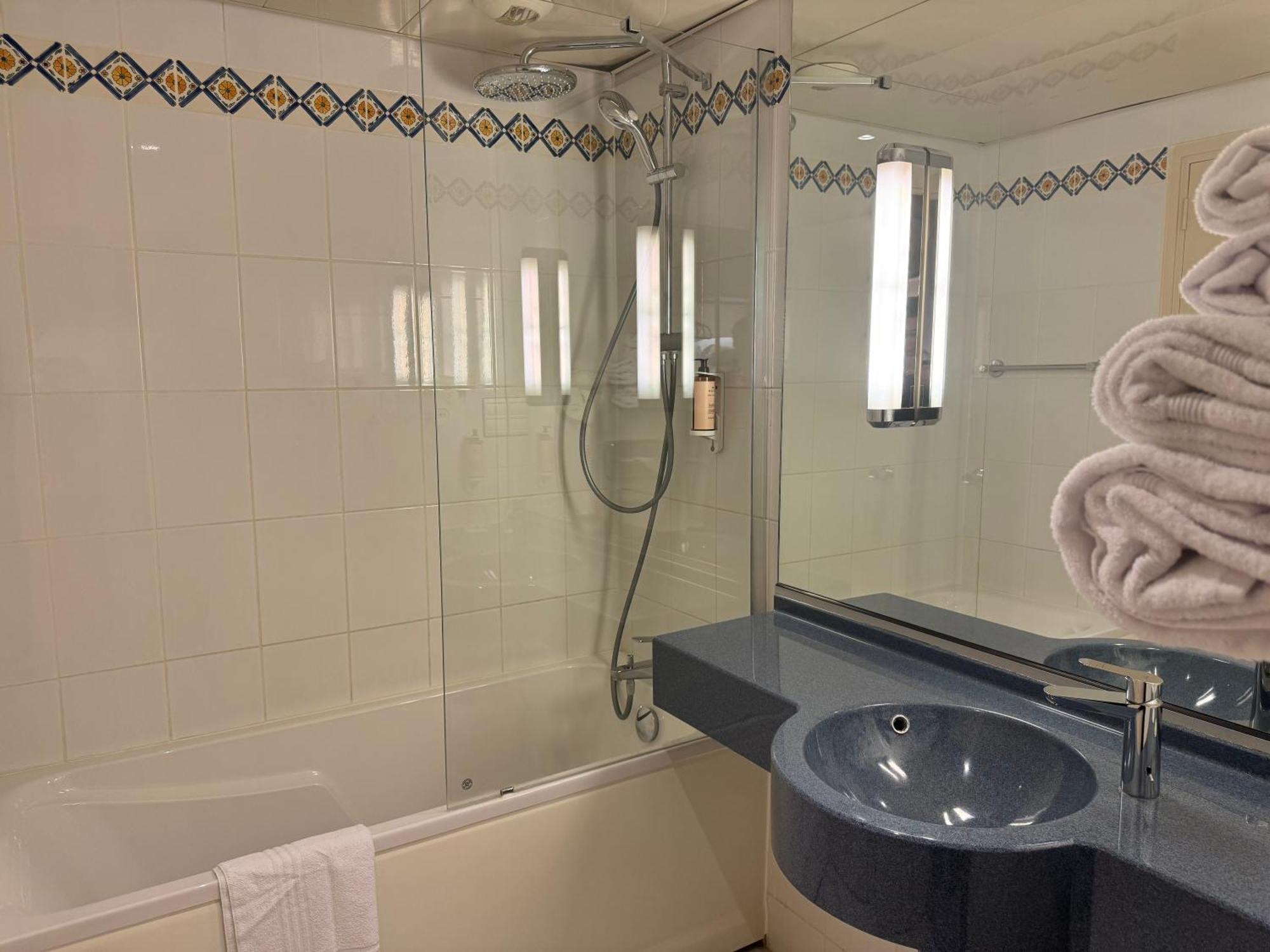 Mercure Besancon Parc Micaud - Hotel & Bar Екстериор снимка