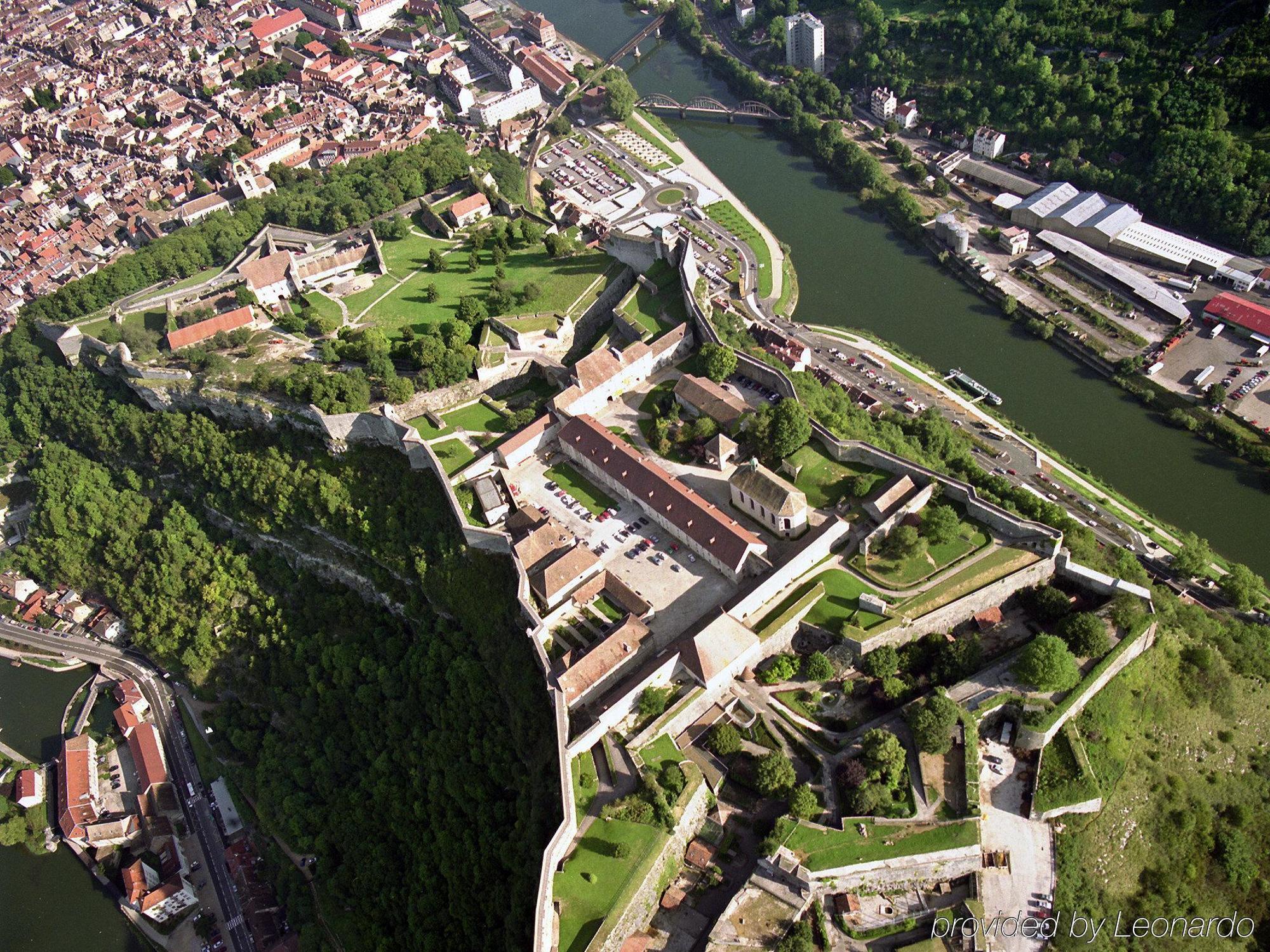 Mercure Besancon Parc Micaud - Hotel & Bar Екстериор снимка